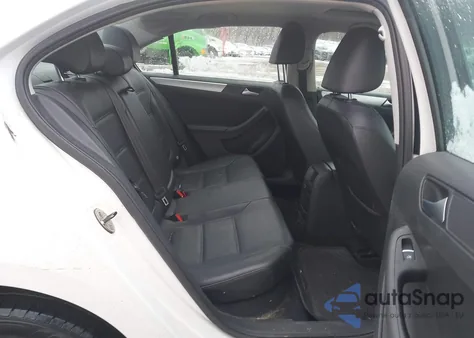 2013 Volkswagen Jetta 2.5L Se z USA, uszkodzony, nr VIN 3VWDP7AJ8DM439573